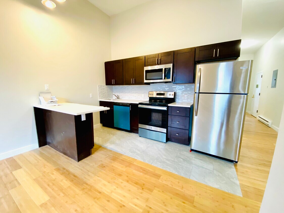 Foto principal - 415 Knickerbocker Ave
