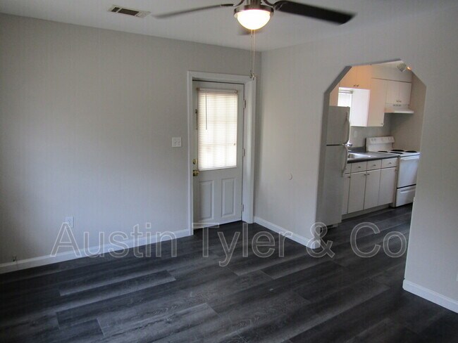 Foto del edificio - 2983A Smith St