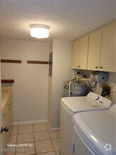 Building Photo - 4019 SE 20th Pl