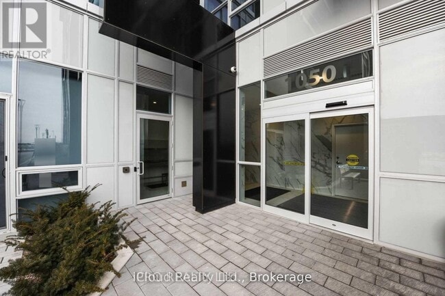 Building Photo - 1050 Main St E