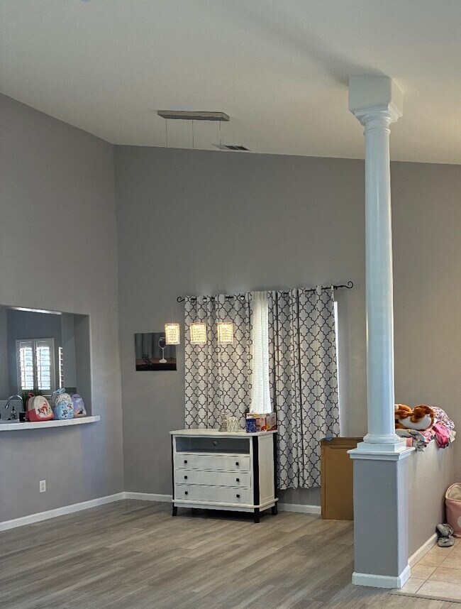 Building Photo - 928 Bello Rd