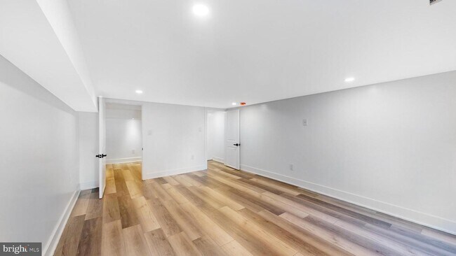 Building Photo - 651 N 16th St