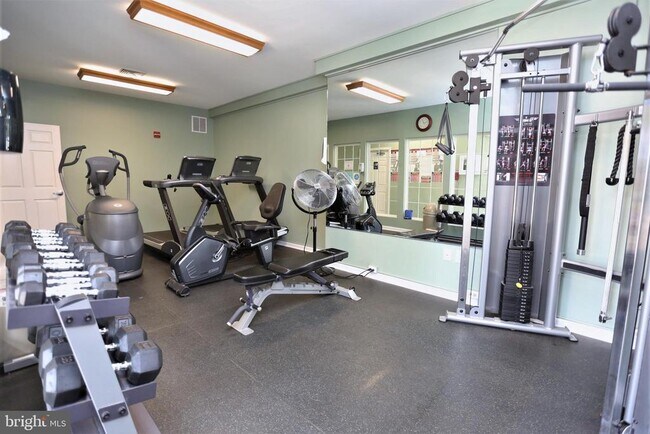 Foto del edificio - 102 Wellington Park Dr