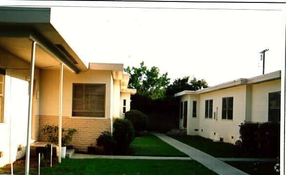 Primary Photo - 11622 Garden Grove Blvd