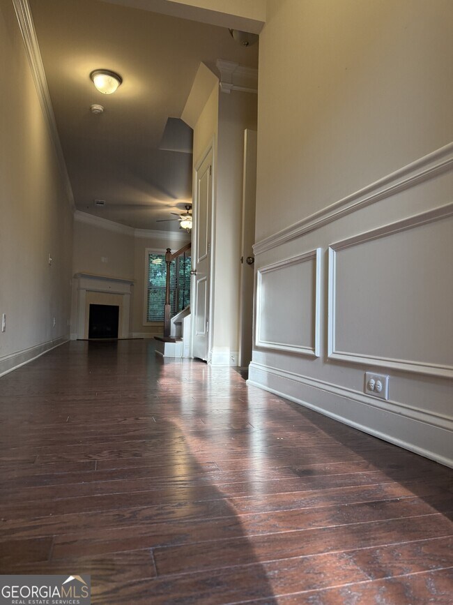 Building Photo - 3160 Cross Creek Dr