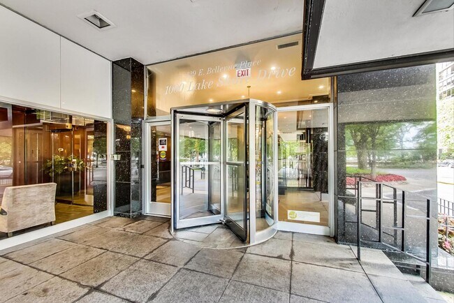 Foto del edificio - 1000 N Lake Shore Dr