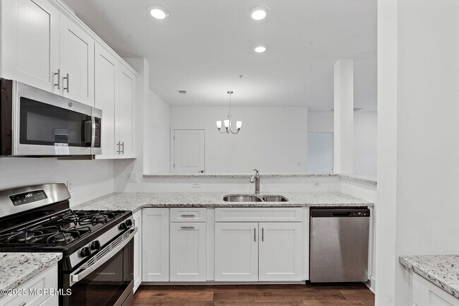 Foto del edificio - 827 Stiller Ln