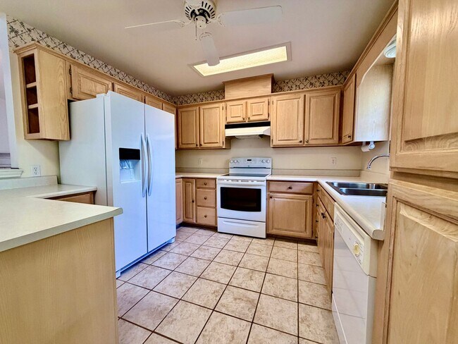 Foto del edificio - 219 Oak Hill Dr