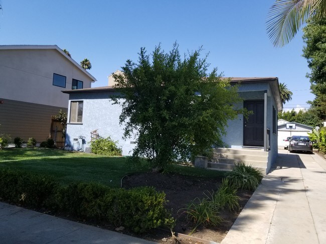 Building Photo - 4218 La Salle Ave