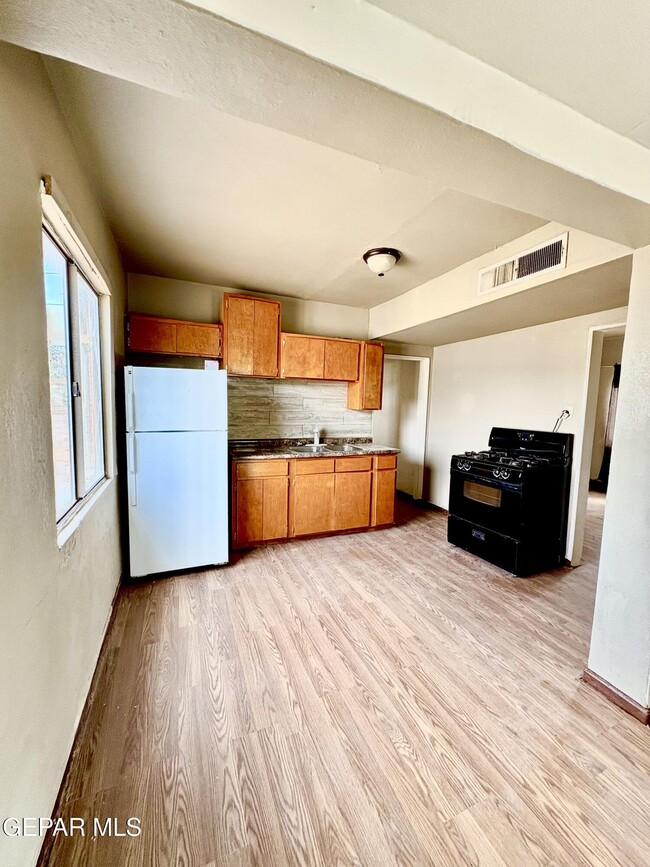 Building Photo - 7603 Hermosillo Dr