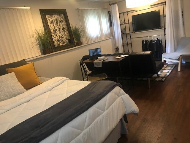 Foto del edificio - 318 N Oaklawn Ave