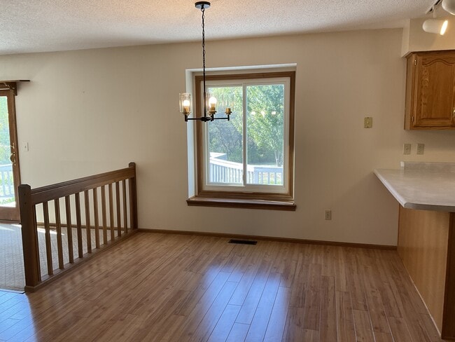 Foto del edificio - 9930 Valley Vista Pl