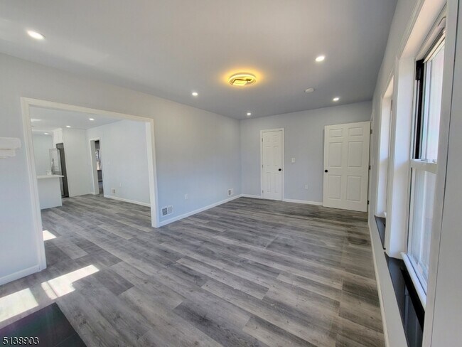 Building Photo - 30 Fulton St