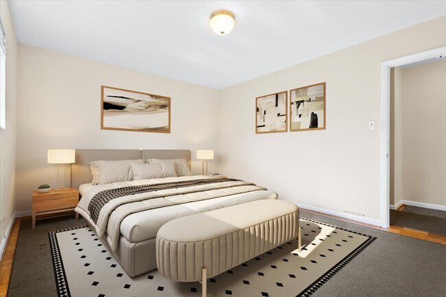 Building Photo - 10631 Weymouth St