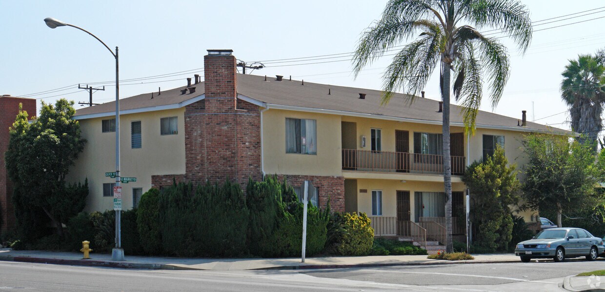 Building Photo - 4100 Le Bourget Ave
