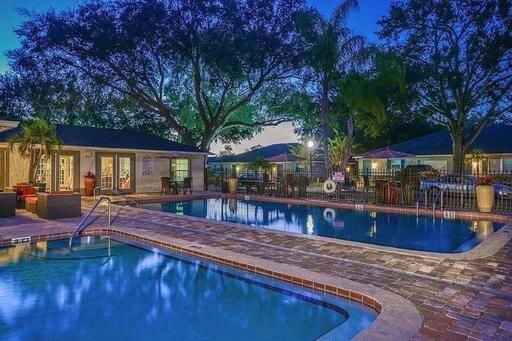 Foto del edificio - 5932 Clydesdale Pl