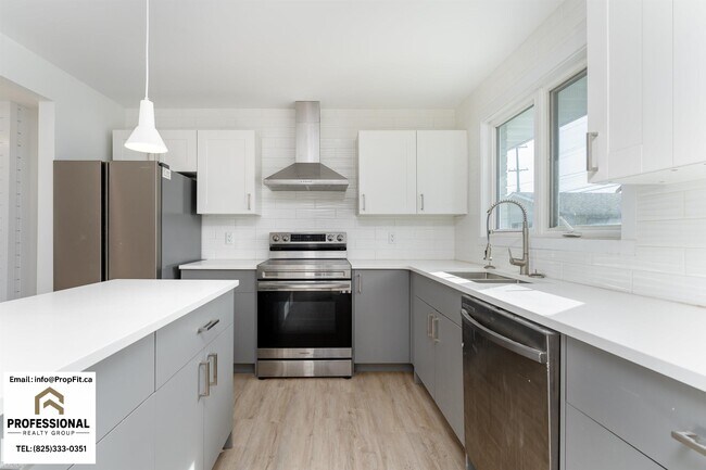 Photo du bâtiment - 13412 82 St NW