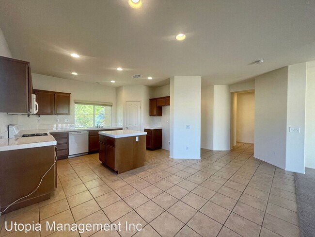 Foto del edificio - 3 br, 2 bath House - 64027 Alpine St.