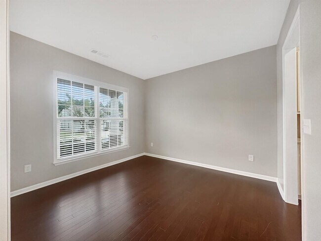 Foto del edificio - 813 Firefly Ct
