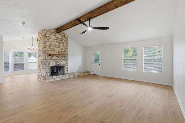 Foto del edificio - 300 Twin Oak Trail