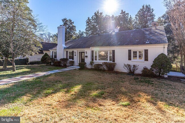 Building Photo - 6021 Lebanon Dr
