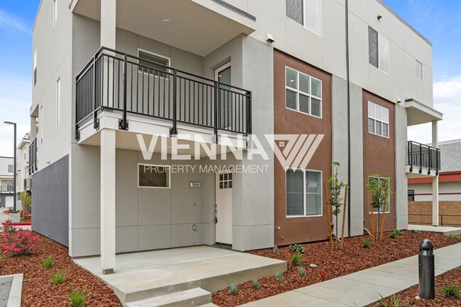 Building Photo - 7996 Quiet Knolls Dr