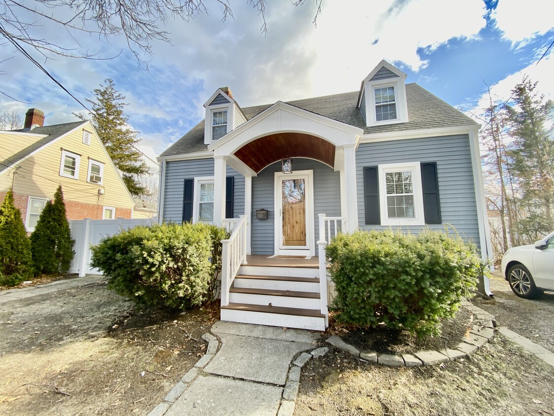 Primary Photo - 7 Silver St