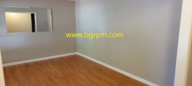 Building Photo - 3 BD, 2 BA, Home in Jacksonville