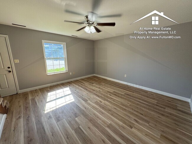Foto del edificio - 551 Collier Ln