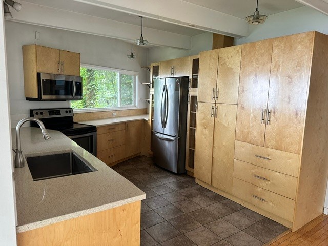Building Photo - 4553 Cordova Bay Rd