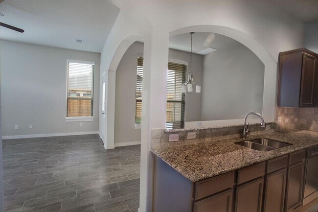 Foto del edificio - 113 Lakeview Ct