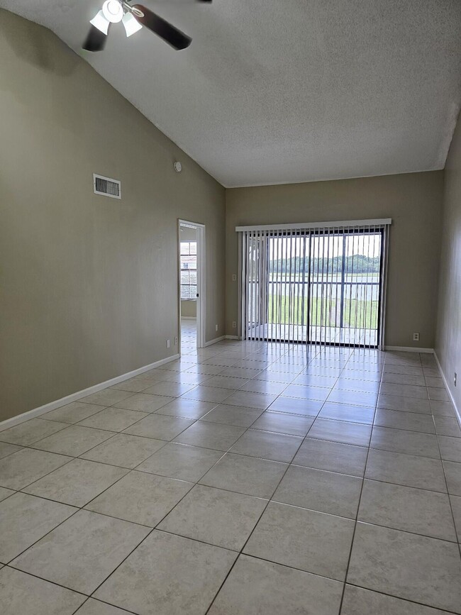 Building Photo - 2800 Palmwood Terrace