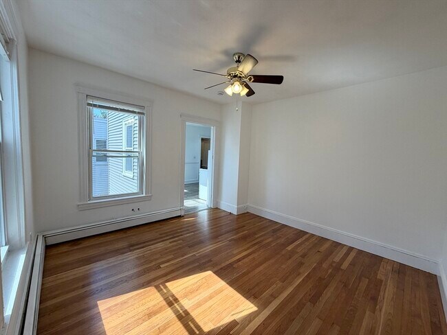 Foto del edificio - 327 Columbia St