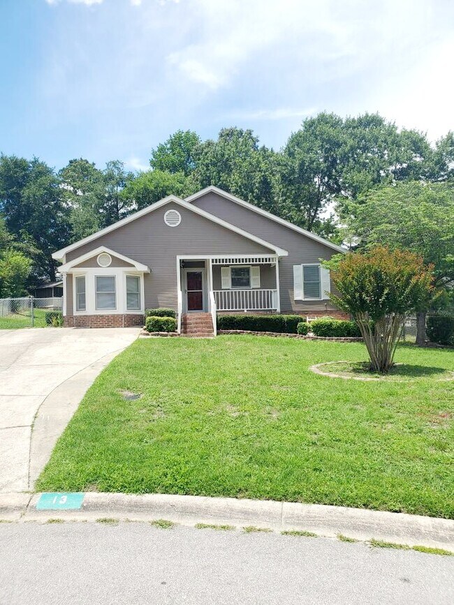Foto del edificio - 13 Tomafield Ct