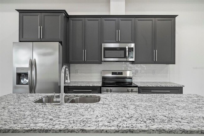 Foto del edificio - 31 Louvet Ln