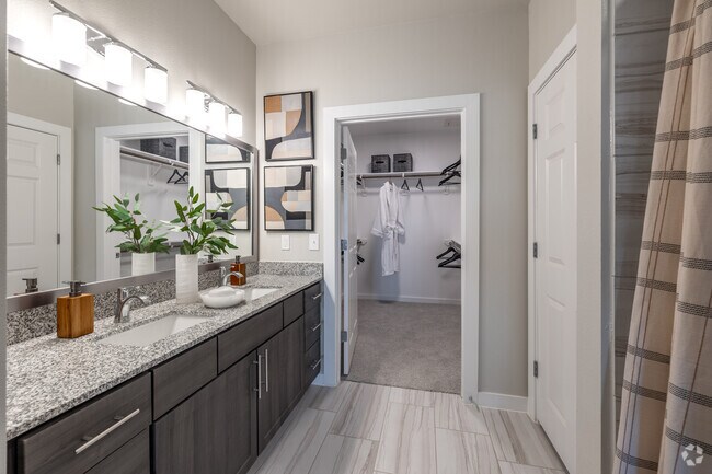 1 habitación, 1 baño, 683 pies cuadrados, baño - The Devereaux