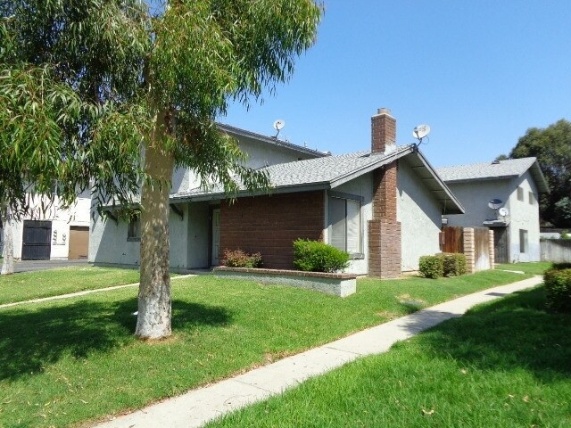 Building Photo - 1555 E Fairfield Ct