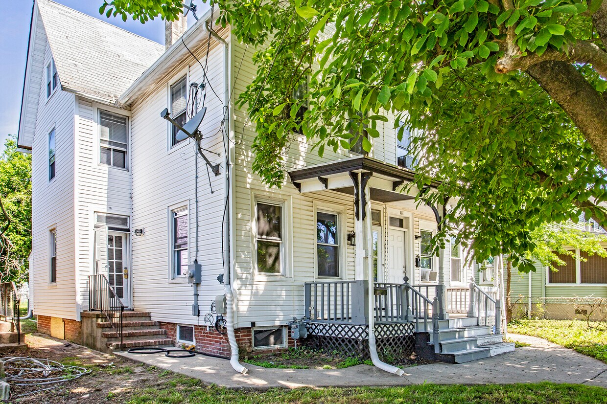 Foto principal - 113 8th St