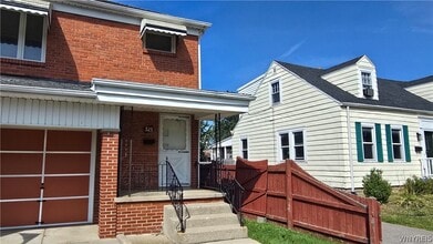 Building Photo - 525 Huxley Dr