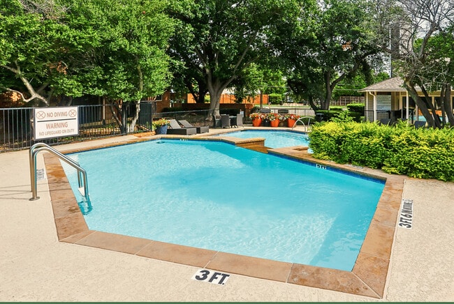 Foto del edificio - Creekside Village Apartments