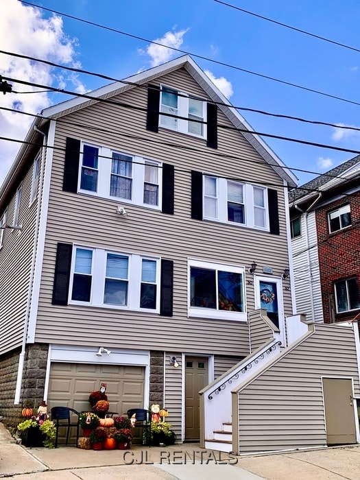 Building Photo - 30 Putnam Rd
