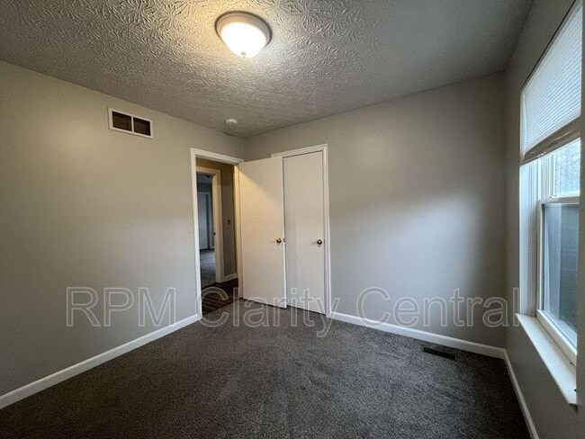 Building Photo - 932 Briaro St