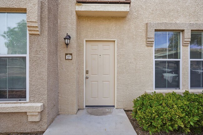 Building Photo - Americana Property Mgmt - Luxury condo 1b - 1b near Summerlin