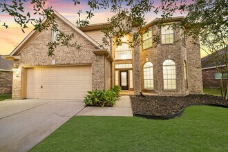 Building Photo - 809 Irish Maple St