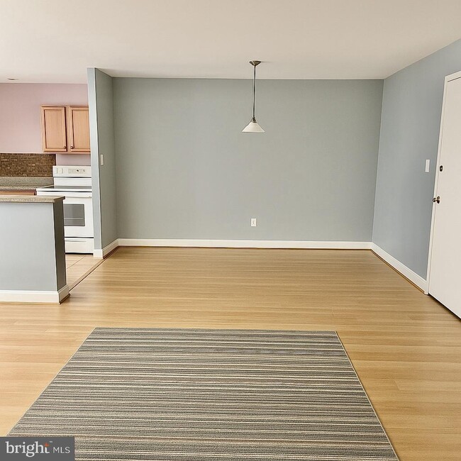 Building Photo - 5909 Prince James Dr