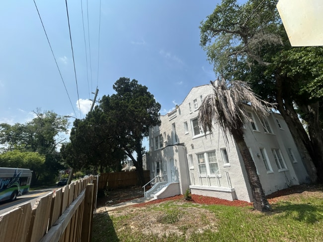 Building Photo - 3524 Boulevard St