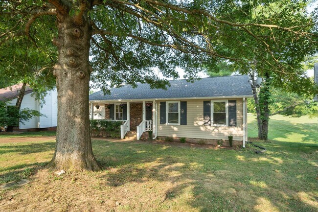 Building Photo - 1210 Mallard Dr