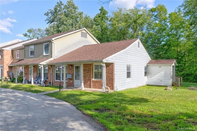 Building Photo - 500 NY-299