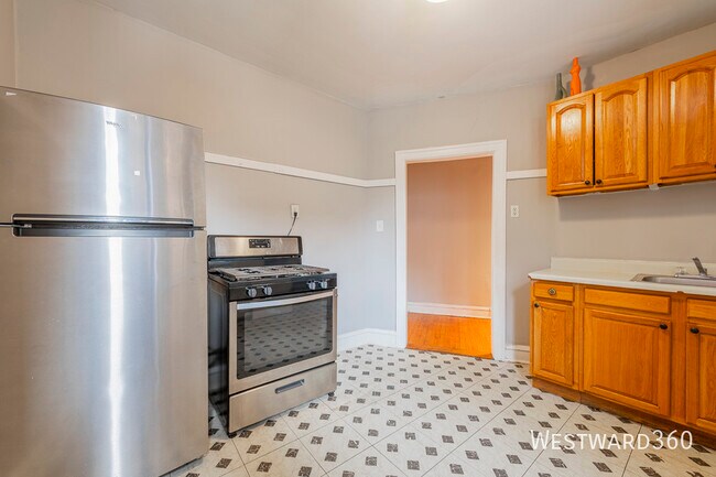 Foto del edificio - 6038 N Hermitage-1