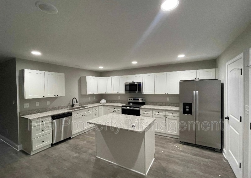 807 E Lincoln Rd, Alcoa, TN 37701 Townhome Rentals in Alcoa TN